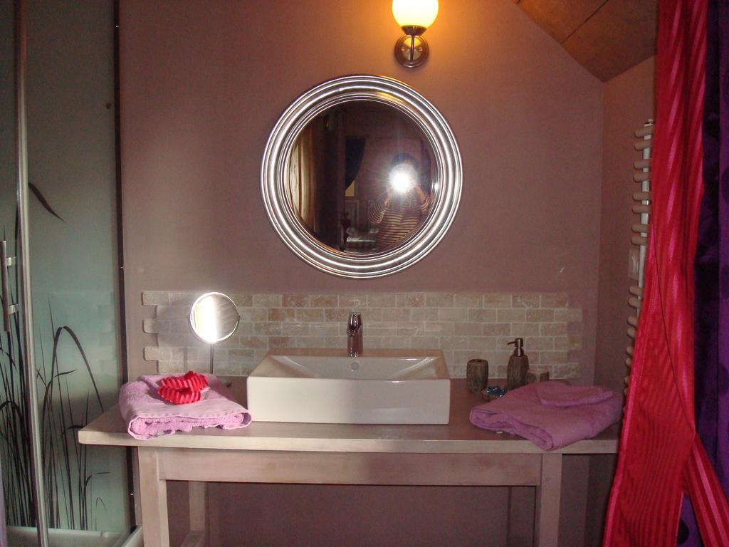 Bed and Breakfast Aux Greniers A Reves Plestan Zimmer foto