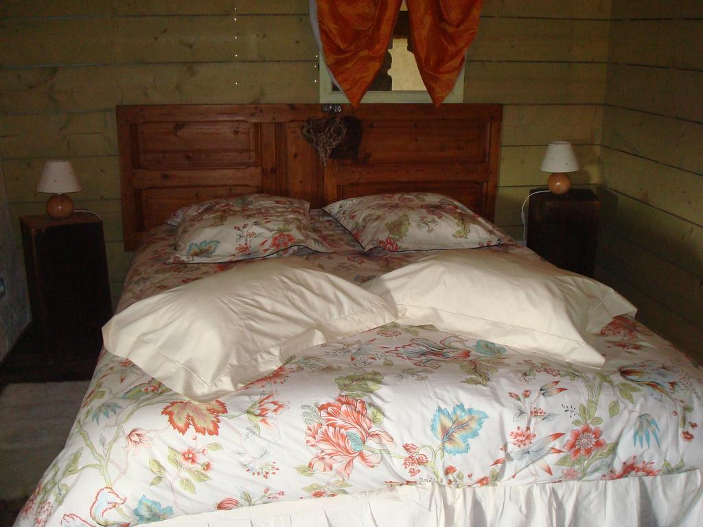 Bed and Breakfast Aux Greniers A Reves Plestan Exterior foto