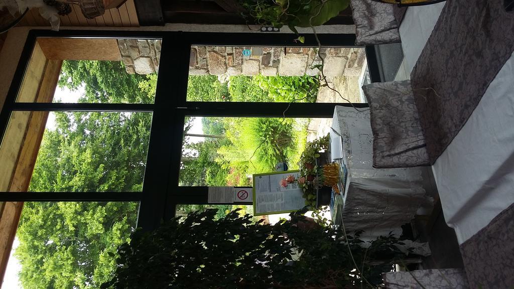 Bed and Breakfast Aux Greniers A Reves Plestan Exterior foto