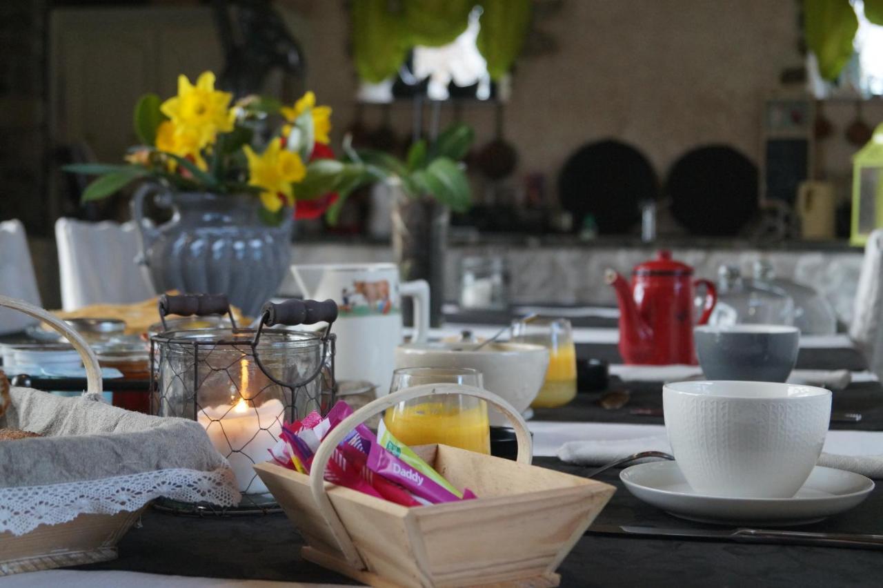 Bed and Breakfast Aux Greniers A Reves Plestan Exterior foto
