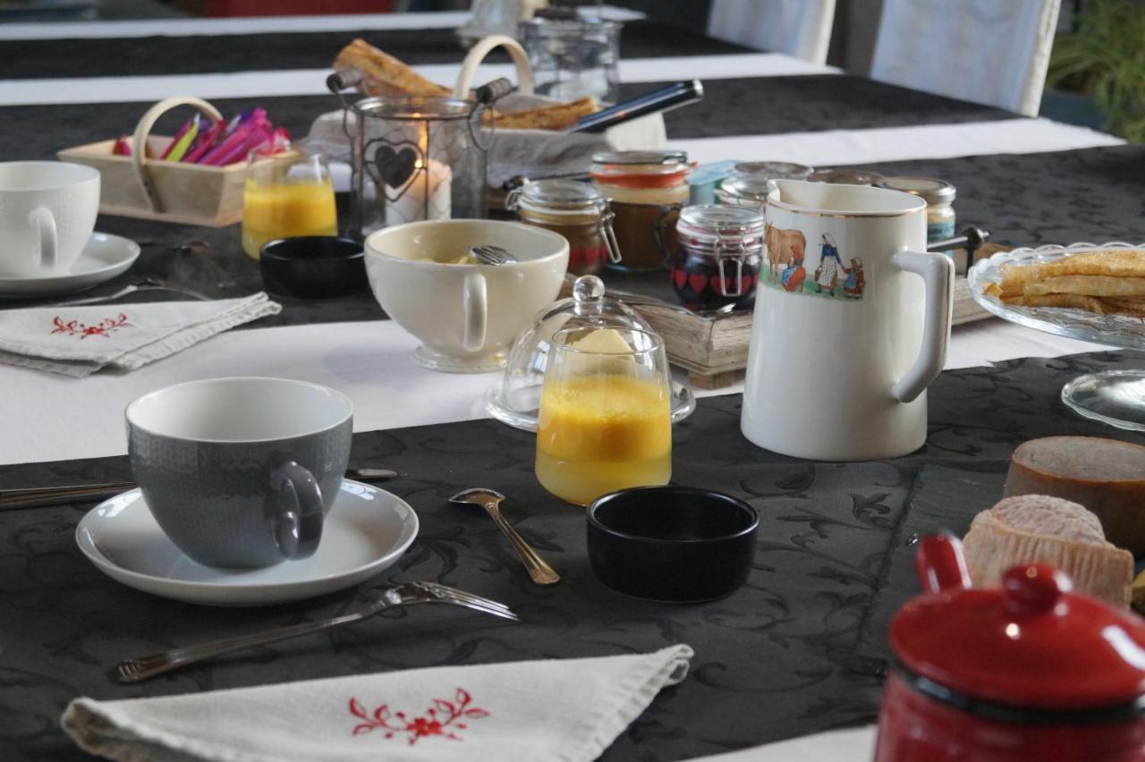 Bed and Breakfast Aux Greniers A Reves Plestan Exterior foto